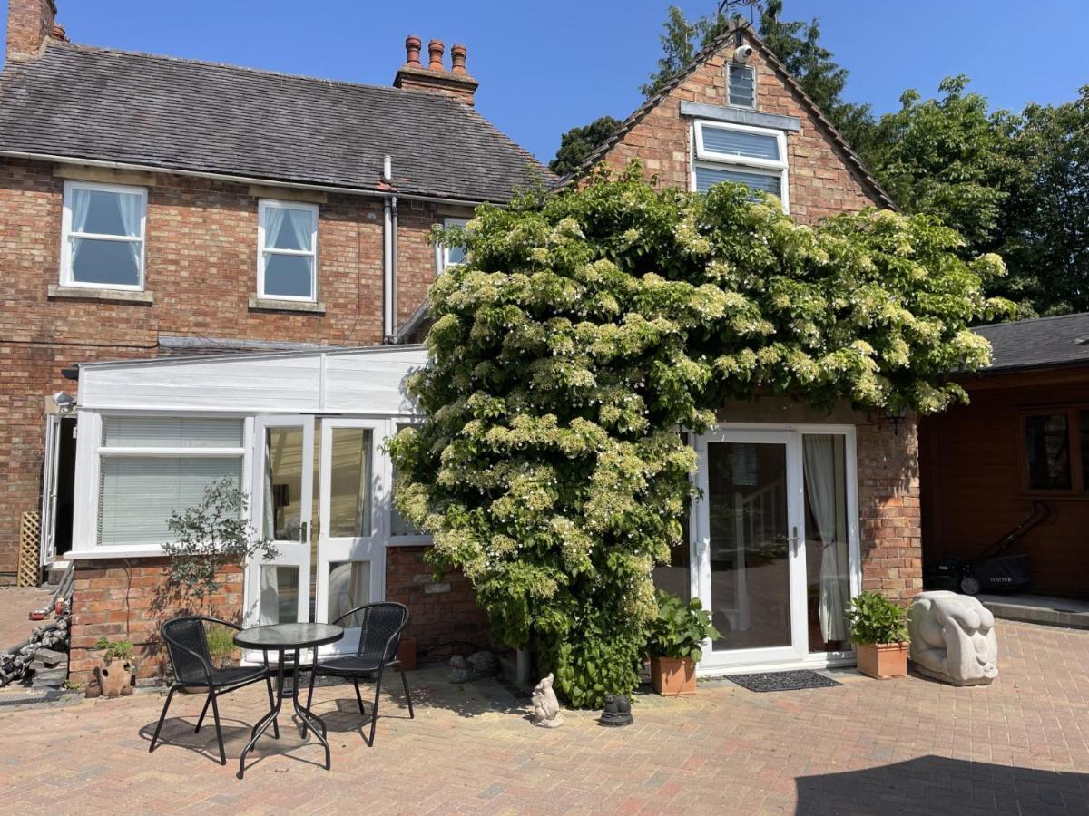 The Corner House, 36, Broadway Road, Apartment Evesham Exterior photo